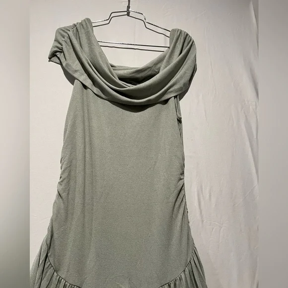 NWT Lioness Sage Mint Green Maxi Ruched Sides Drop Shoulder Sleeves Dress - Picture 4 of 12